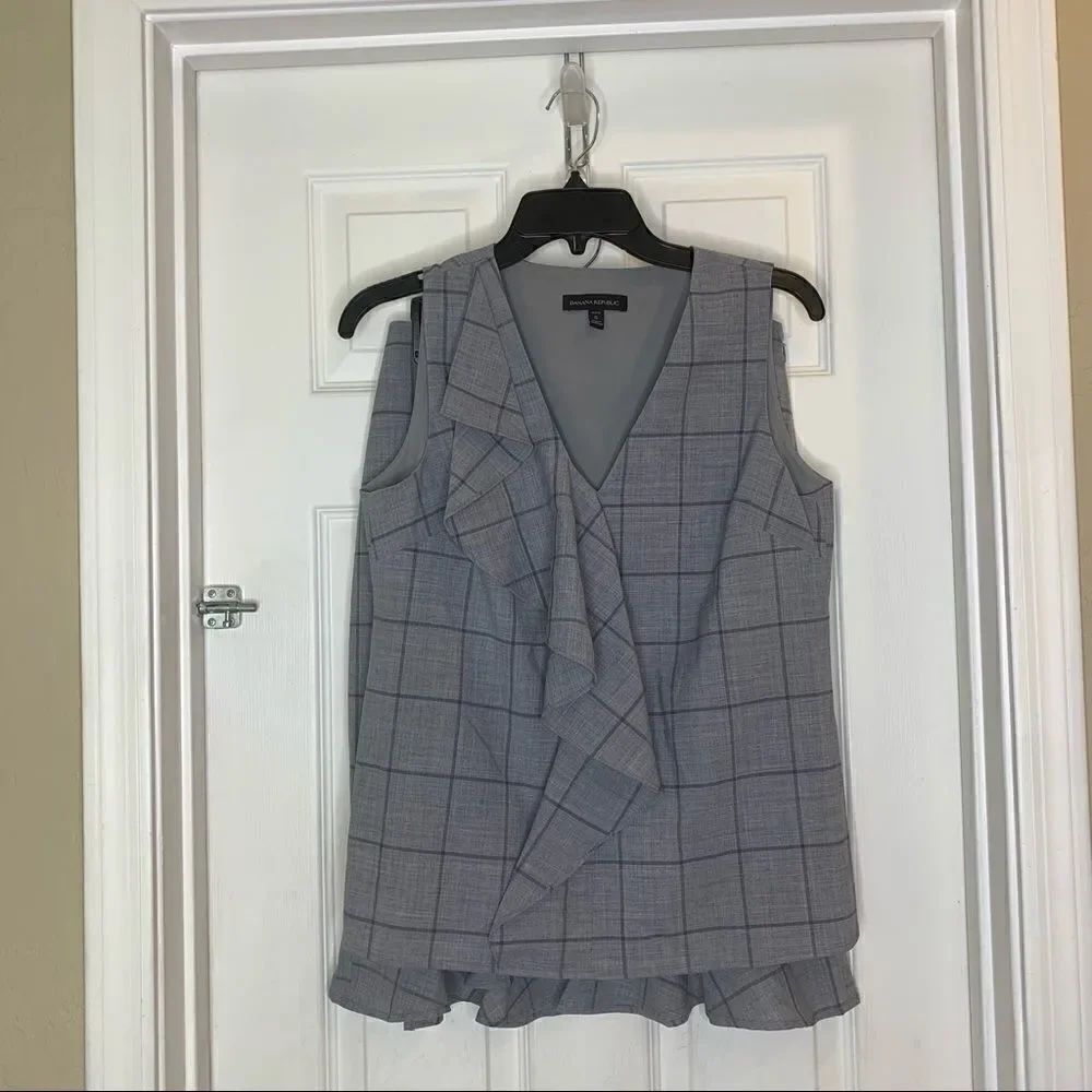 Banana Republic Windowpane Grey Ruffle Sleeveless Blouse and Matching Skirt Set
